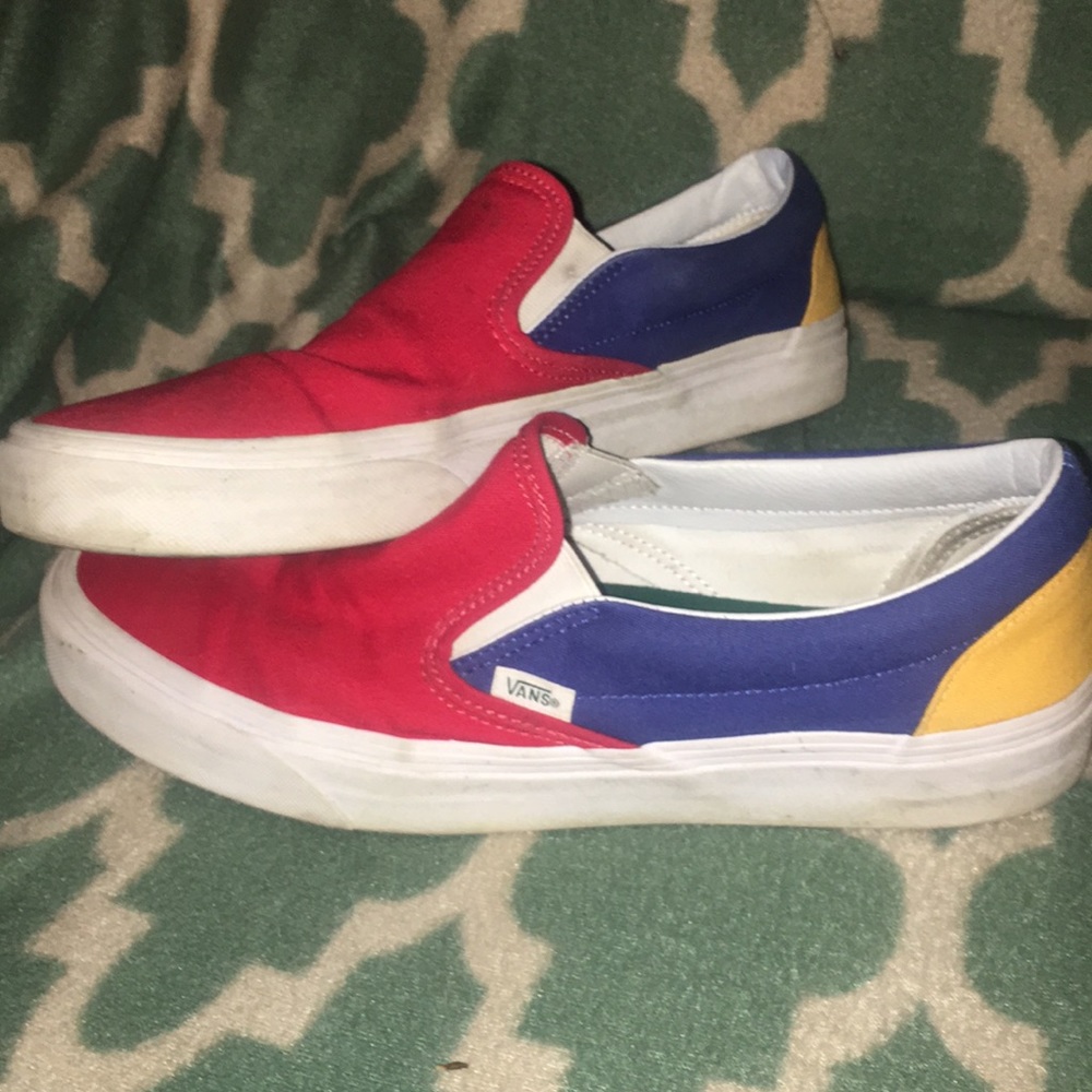 Vans yacht club slip ons